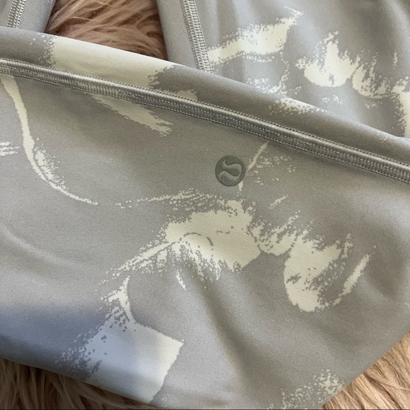 Lululemon Wunder Under Leggings - Picture 4 of 6